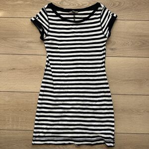 Banana Republic Women Black White Striped Short Sleeve Round Neck Dress Small